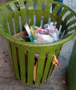 Importancia de Tener Papeleras Modernas en Maracay